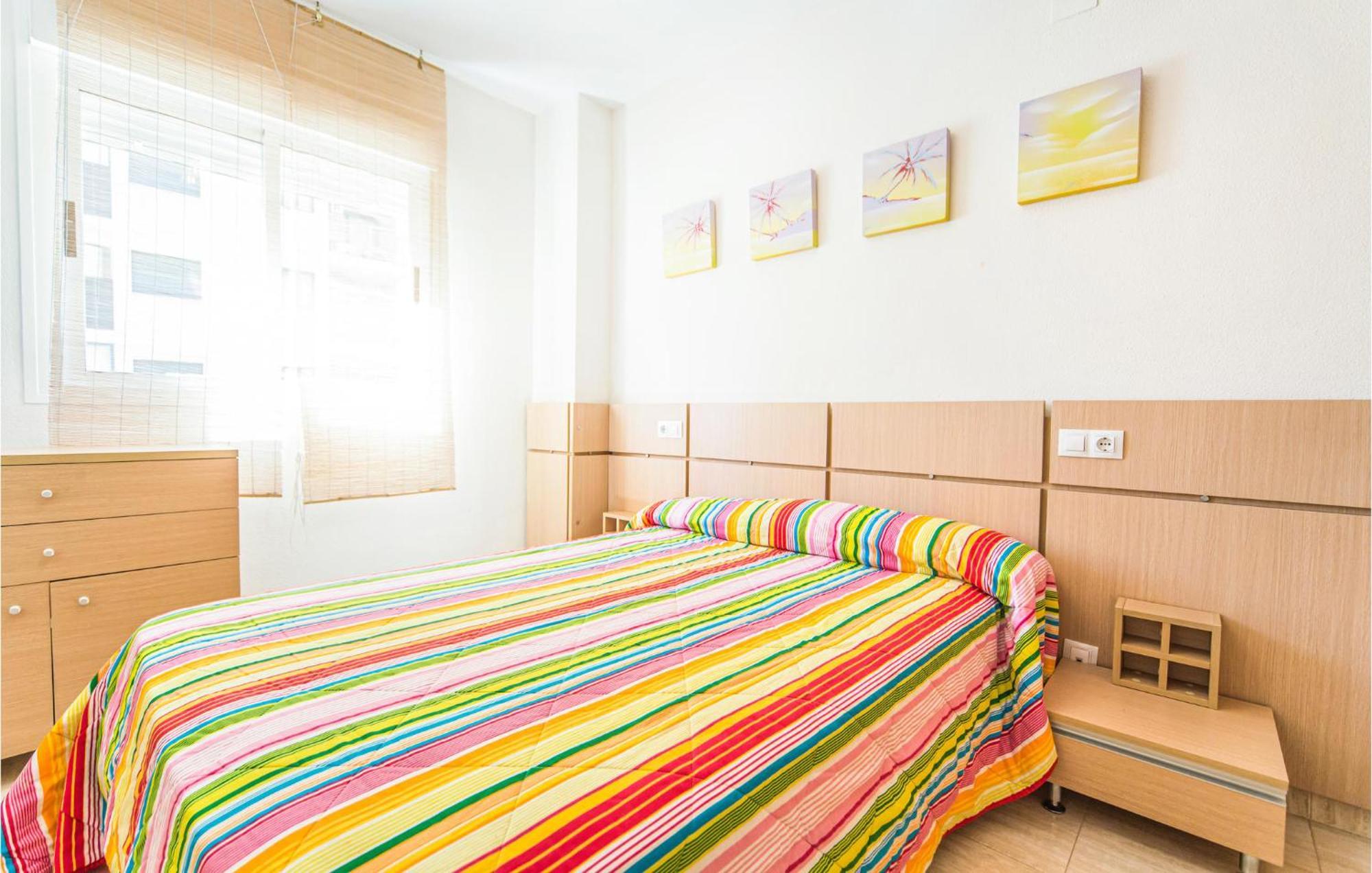 2 Bedroom Lovely Apartment In โอโรเปซาเดลมาร์ ภายนอก รูปภาพ