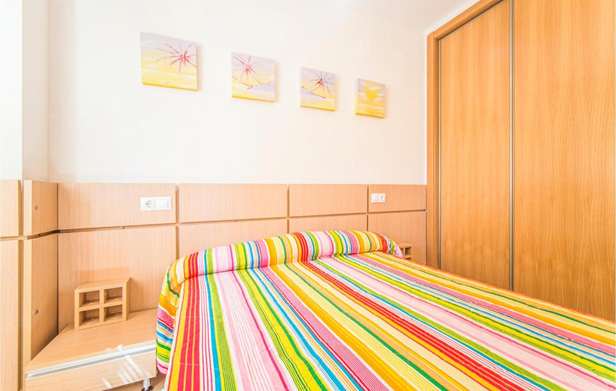 2 Bedroom Lovely Apartment In โอโรเปซาเดลมาร์ ภายนอก รูปภาพ