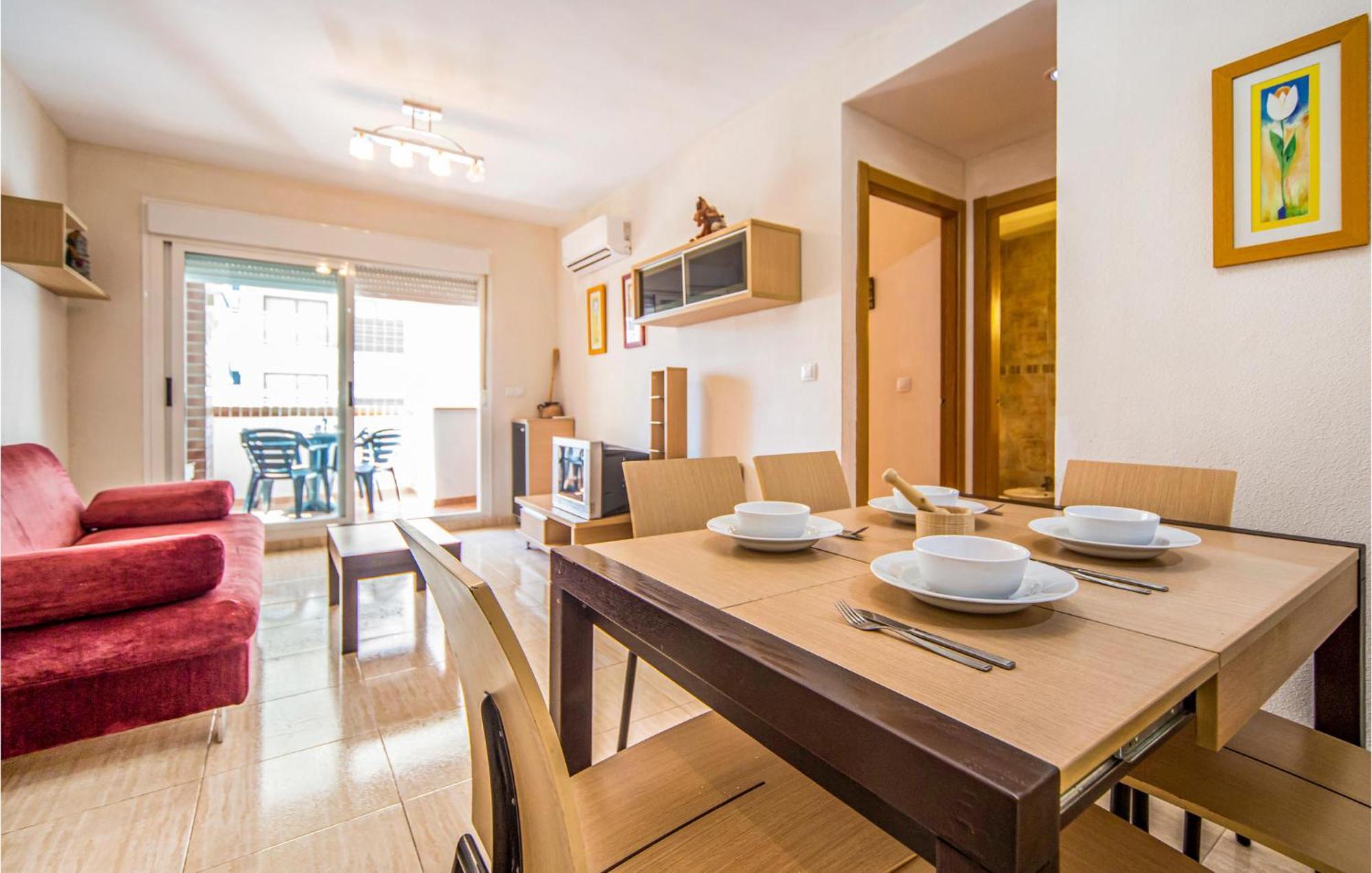 2 Bedroom Lovely Apartment In โอโรเปซาเดลมาร์ ภายนอก รูปภาพ