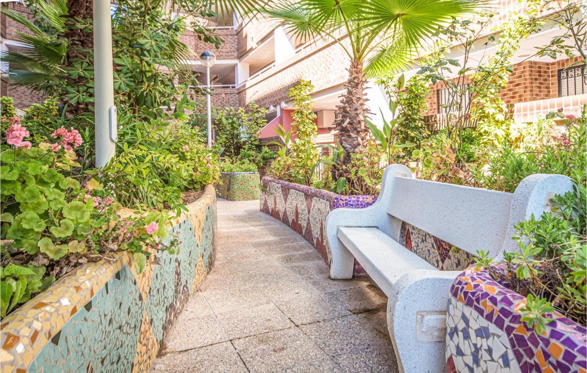 2 Bedroom Lovely Apartment In โอโรเปซาเดลมาร์ ภายนอก รูปภาพ