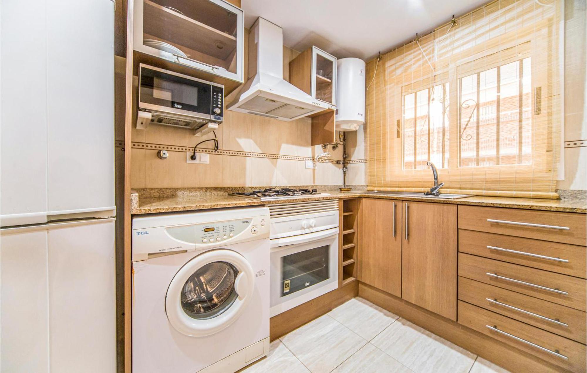 2 Bedroom Lovely Apartment In โอโรเปซาเดลมาร์ ภายนอก รูปภาพ